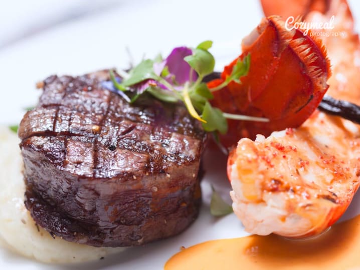 filet mignon and prawns