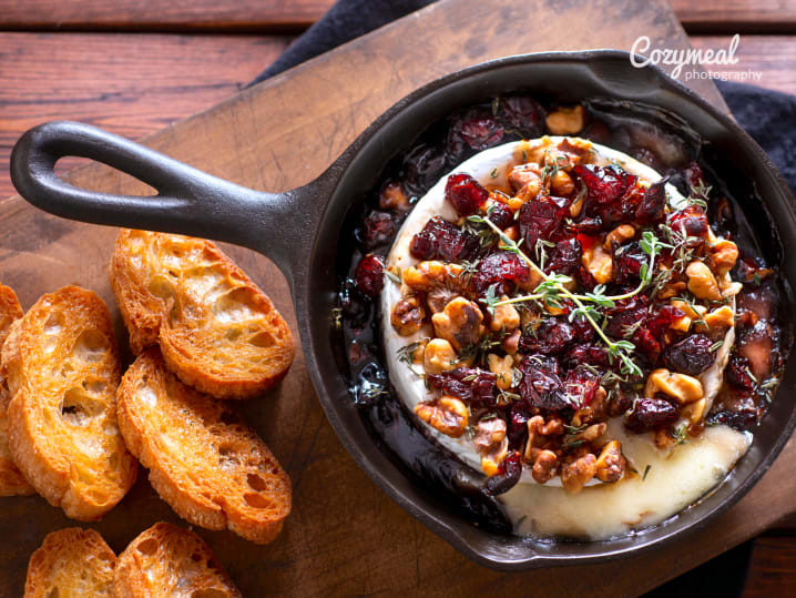 baked brie with dried fruit and nuts