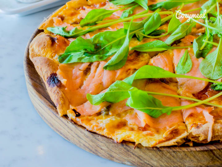 smoked salmon pizza