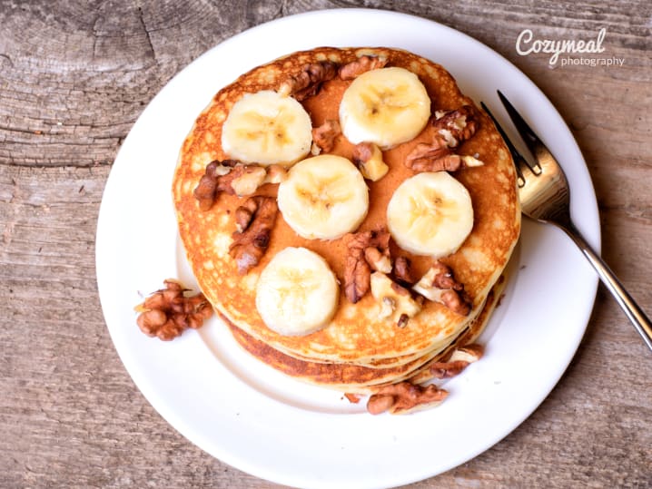 banana walnut pancakes