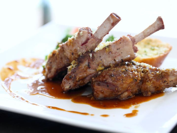 roasted lamb rack with jus