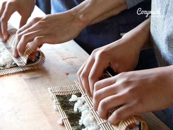 rolling sushi