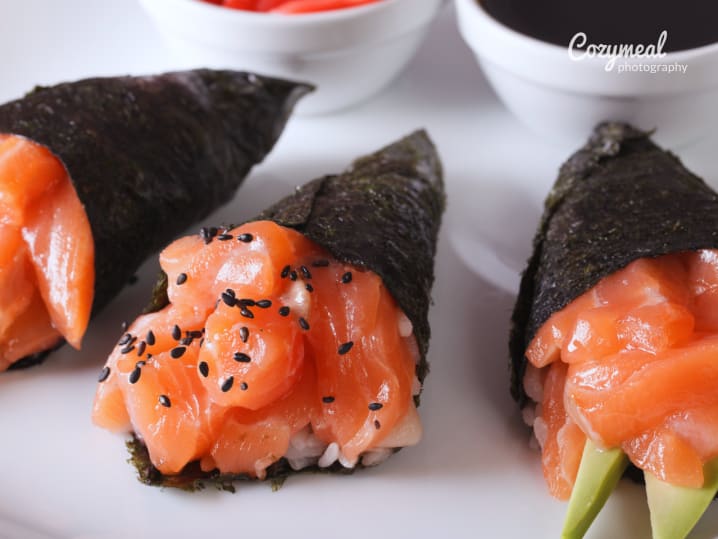 salmon and avocado temaki side view