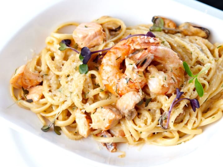 seafood pasta with white wine cream sauce