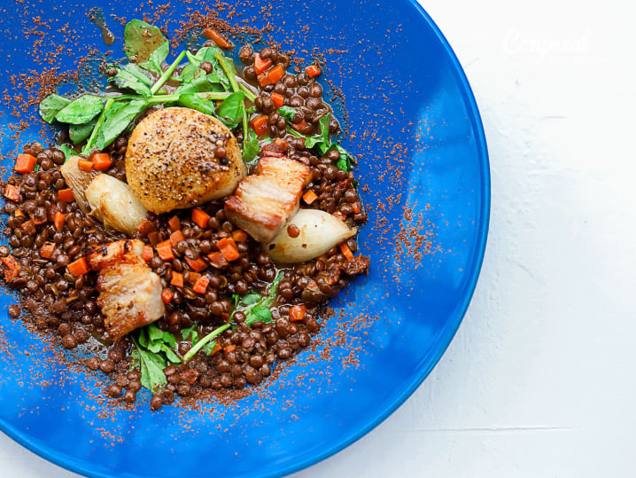 seared sea scallops with french lentils