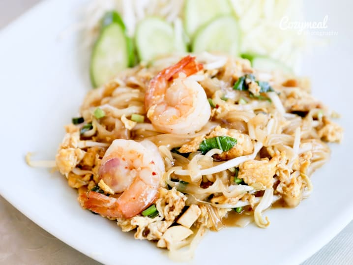 shrimp pad thai with tofu