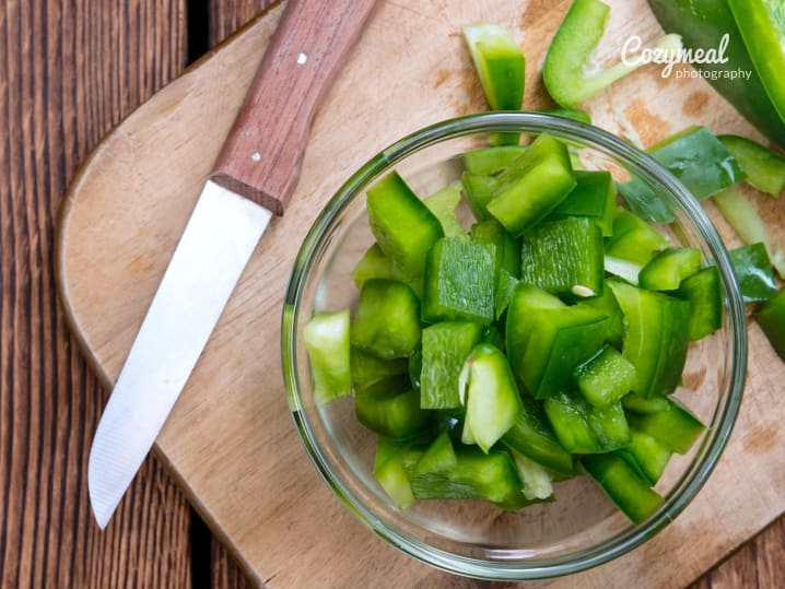 sliced green peppers