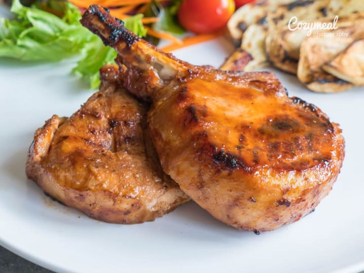 smothered pork chops with gravy