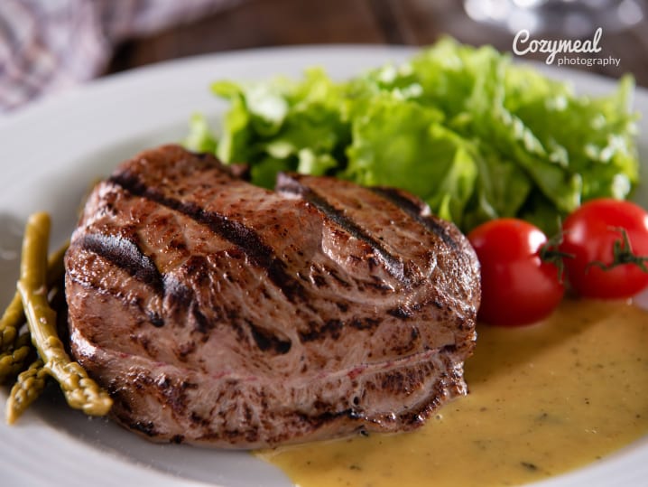 steak with mustard sauce
