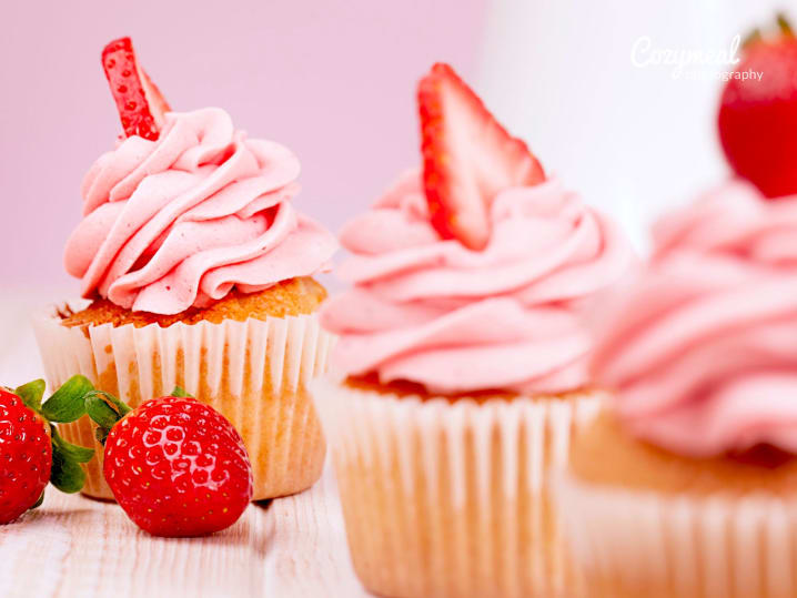 strawberry barbie cupcakes