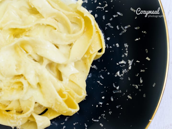 tagliatelle pasta with cream sauce