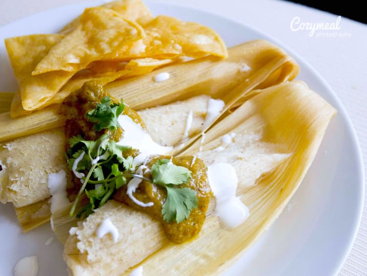 tamales with tomatillo salsa