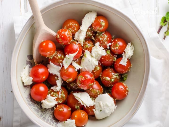 tomato and goat cheese salad