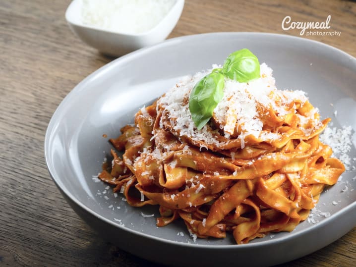 tomato basil fettuccine close up