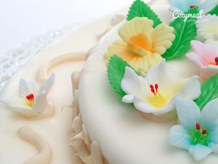 vanilla sugared flowers