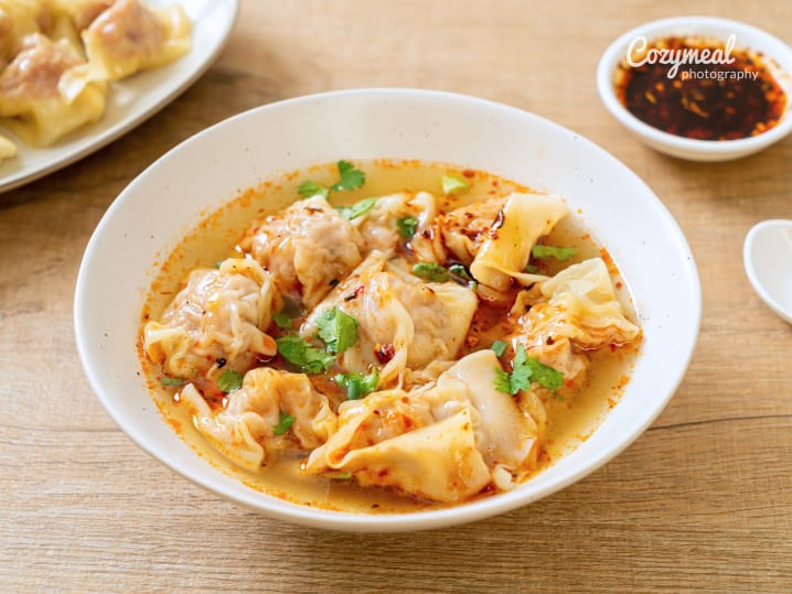 wontons in chili soup