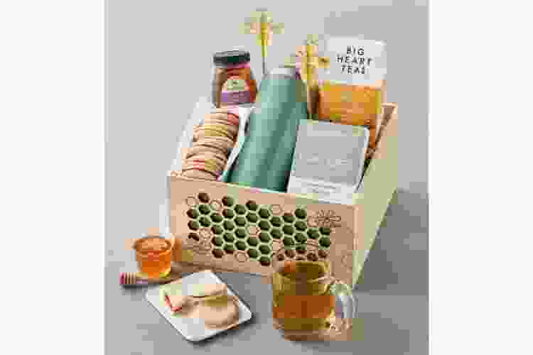 Best Gift Baskets Of 2024 Cozymeal   Robyns Blog Template 2000 1333 Px  2022 12 13T171940384 Php30IaaT