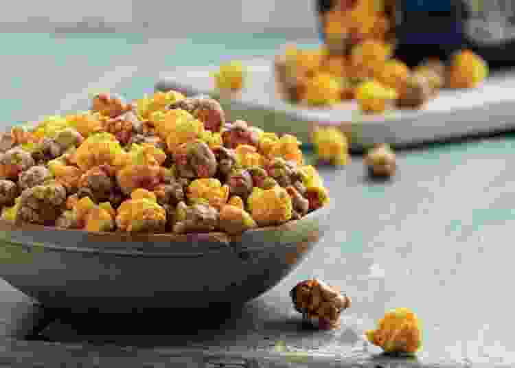 chicago style popcorn from garrett popcorn