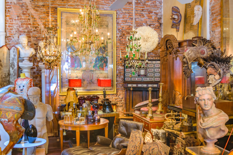 antique store date idea in Hamilton