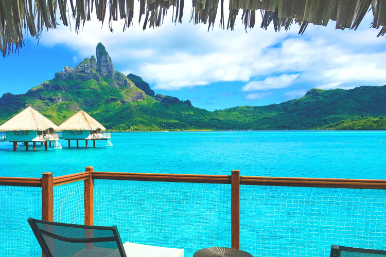 Bora Bora bungalow luxury