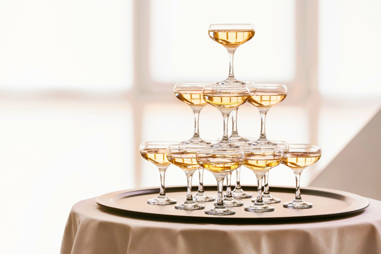 Build a Champagne tower for this Great Gatsby wedding theme.