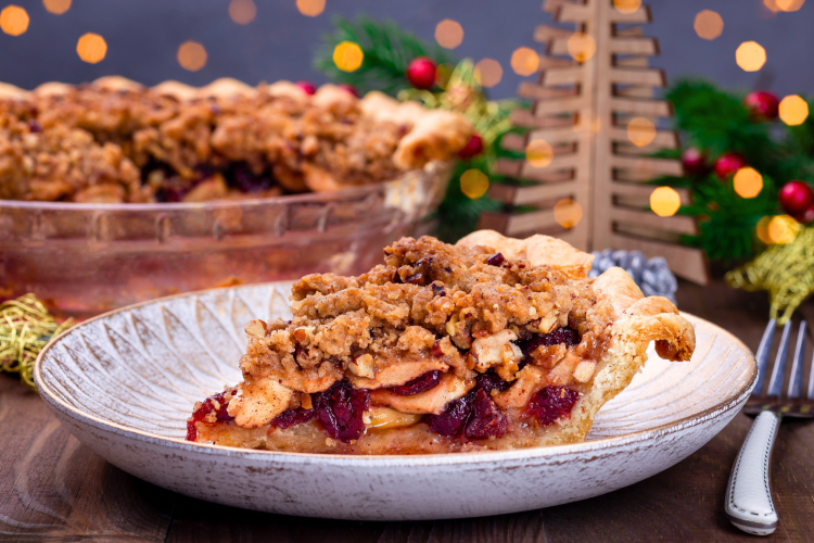 Cranberry Apple Pie Friendsgiving Food Idea