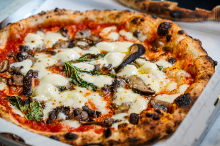 Don Antonio pizza with spinach
