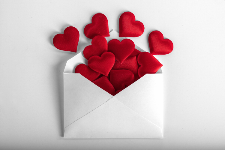 An Envelope Valentine's Box iea.