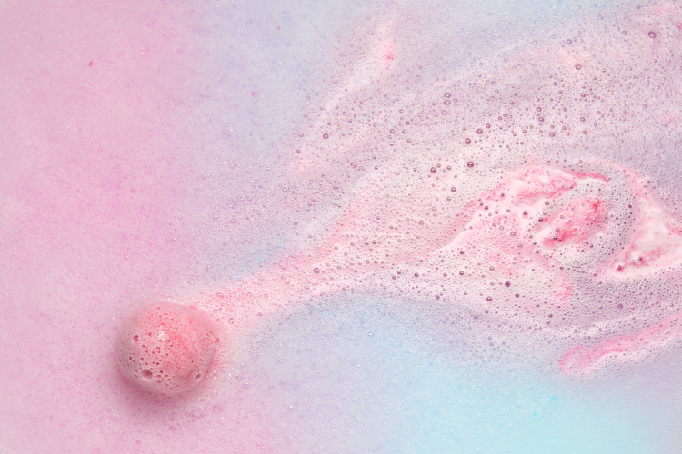 Fizzing bath bomb