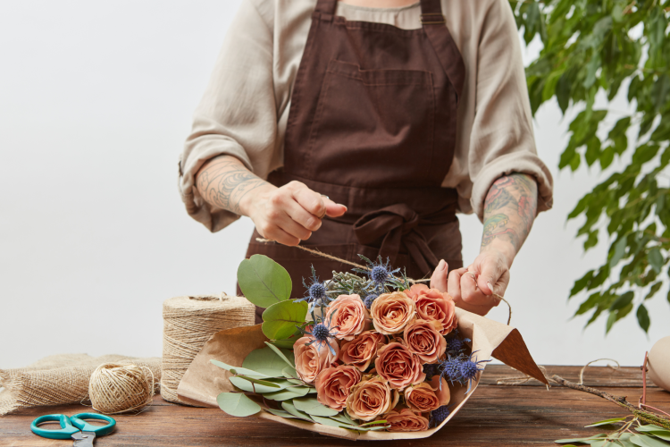 flower arranging experience gift card idea