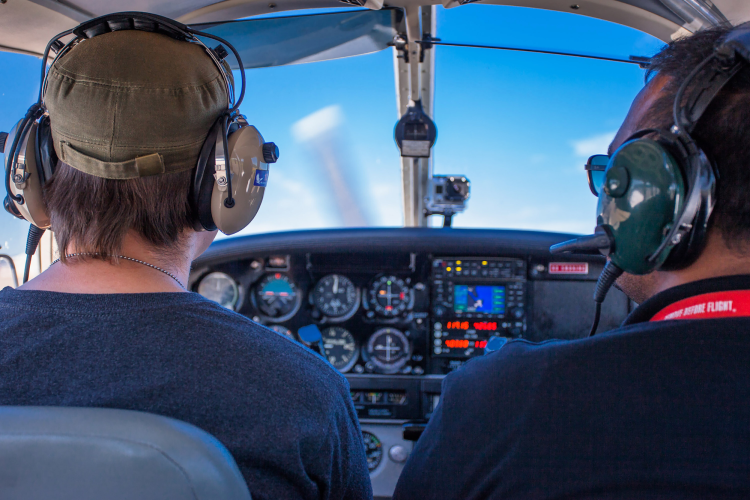 Flying Lessons Experience Gifts in Minneapolis