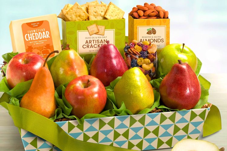 A fruit basket is a tasty Chinese New Year Gift