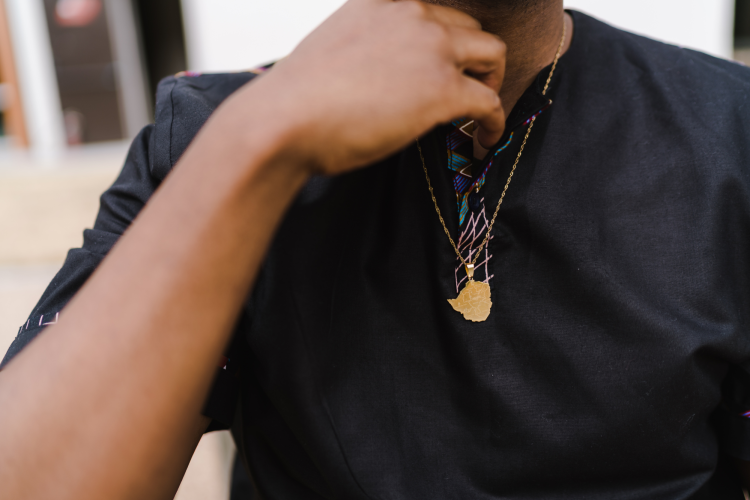 simple gold necklace gift idea