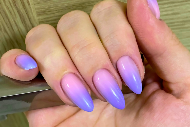Gradient Pink and Purple Nails are a cute Valentine nail idea.