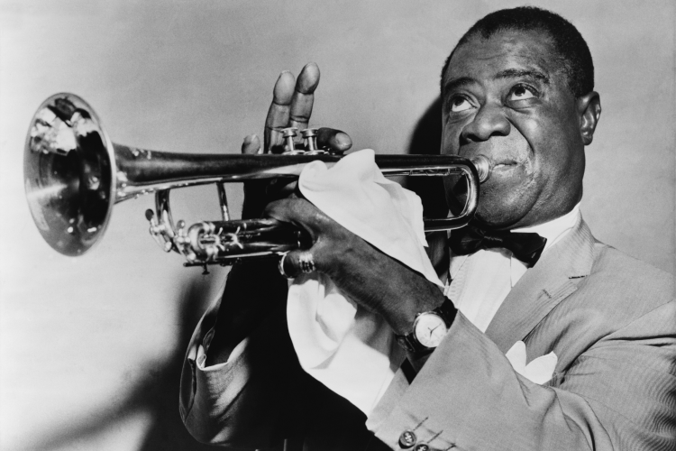 Louis Armstrong playing trumpet for jazz dance