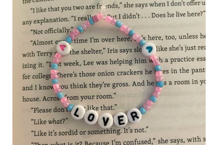 Lover Taylor Swift Friendship Bracelet Idea