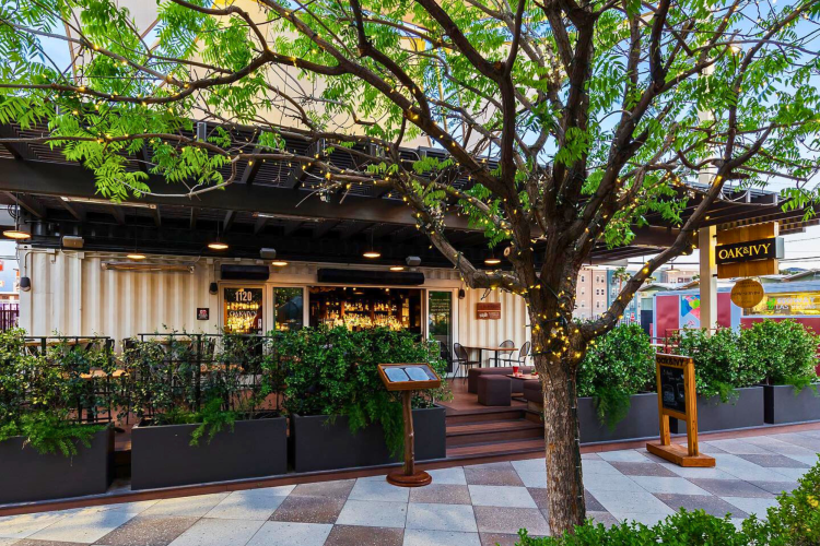 Oak & Ivy