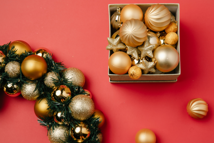 ornament wreath DIY Christmas decoration