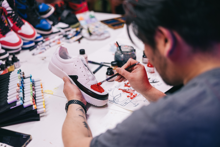 art class to paint shoes