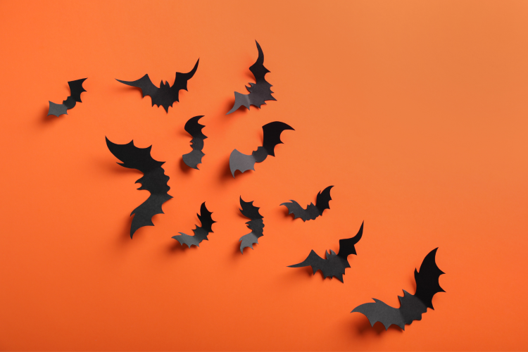 paper bats Halloween party décor ideas