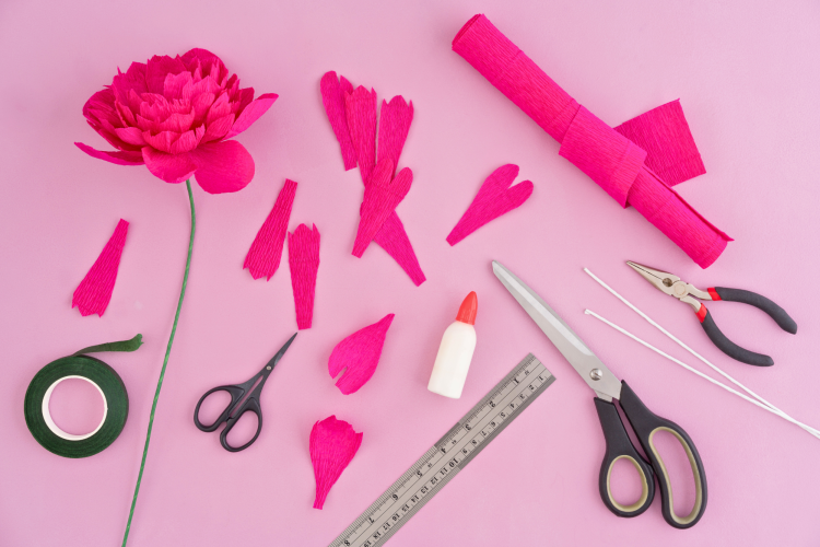 paper flowers DIY Valentine's Day craft idea