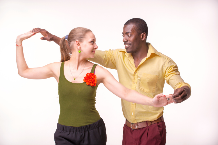 how to dance cumbia with a partner