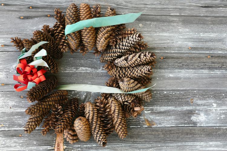 Pinecone Christmas wreath