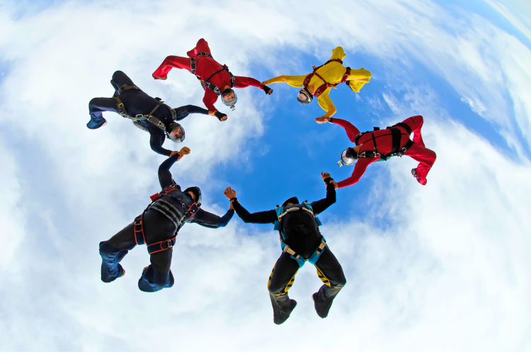 A unique father of the groom gift is to give them an experience voucher for sky diving.