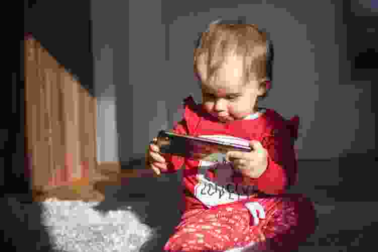 Baby with smartphone