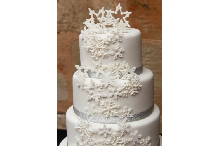 Snow flake wedding cake idea