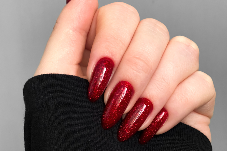 sparkling Christmas nail idea