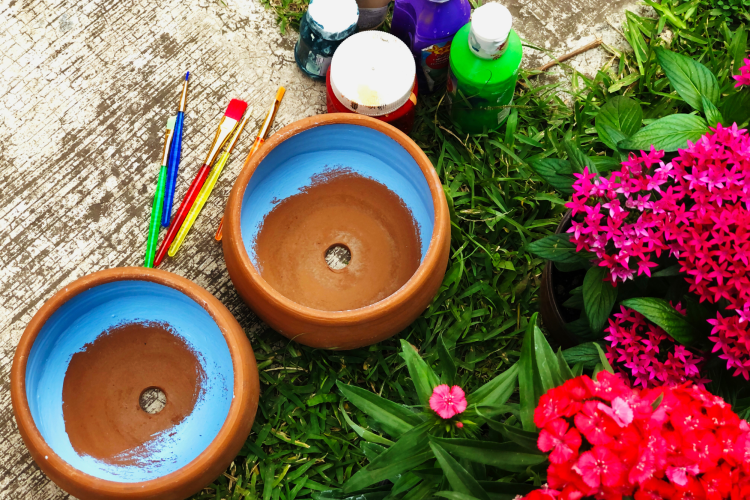 painting terracotta planters