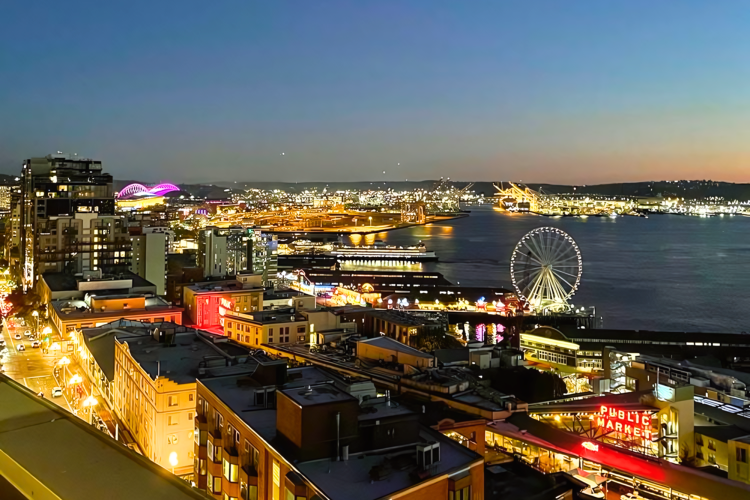 See a great view of the pier and Ferris wheel from this rooftop bar in Seattle.