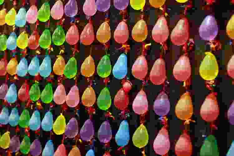 Water balloon wall
